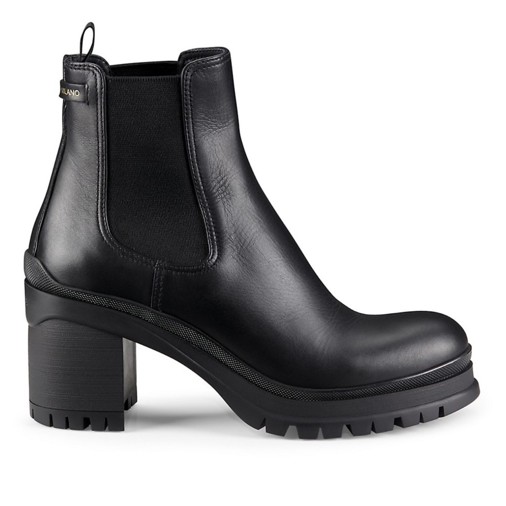 BEAUTIFUL PRADA Leather Lug Sole Chelsea Boots.